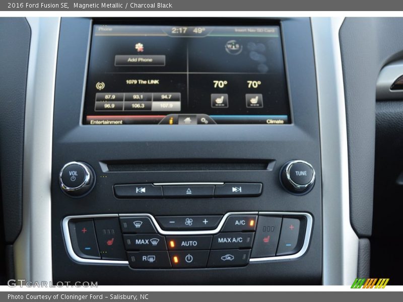 Magnetic Metallic / Charcoal Black 2016 Ford Fusion SE