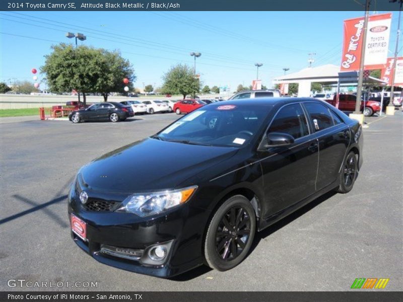 Attitude Black Metallic / Black/Ash 2014 Toyota Camry SE