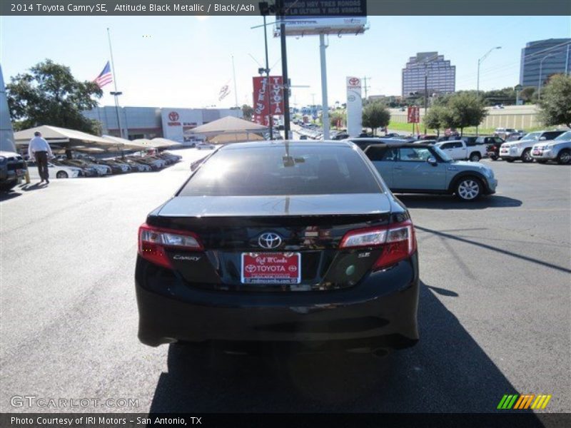 Attitude Black Metallic / Black/Ash 2014 Toyota Camry SE