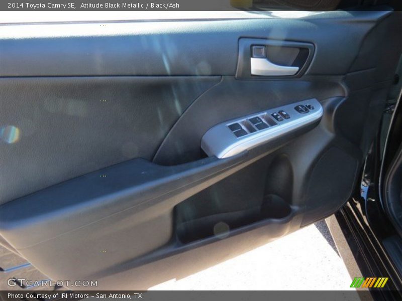 Attitude Black Metallic / Black/Ash 2014 Toyota Camry SE