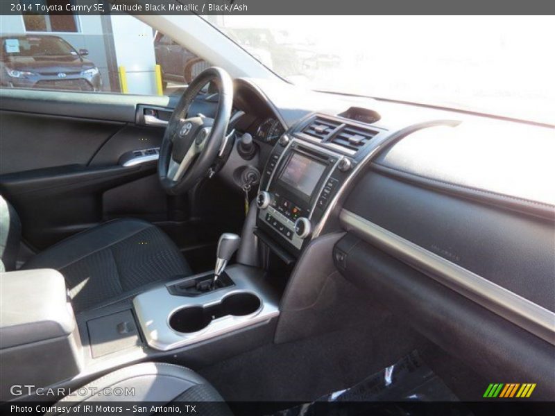 Attitude Black Metallic / Black/Ash 2014 Toyota Camry SE