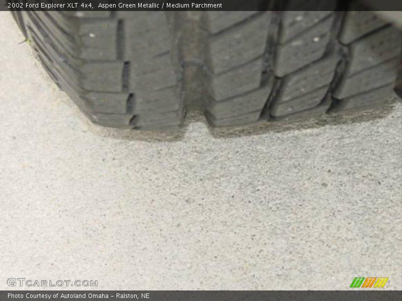 Aspen Green Metallic / Medium Parchment 2002 Ford Explorer XLT 4x4