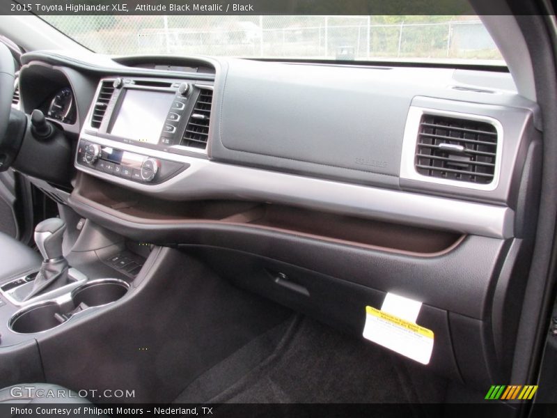 Attitude Black Metallic / Black 2015 Toyota Highlander XLE