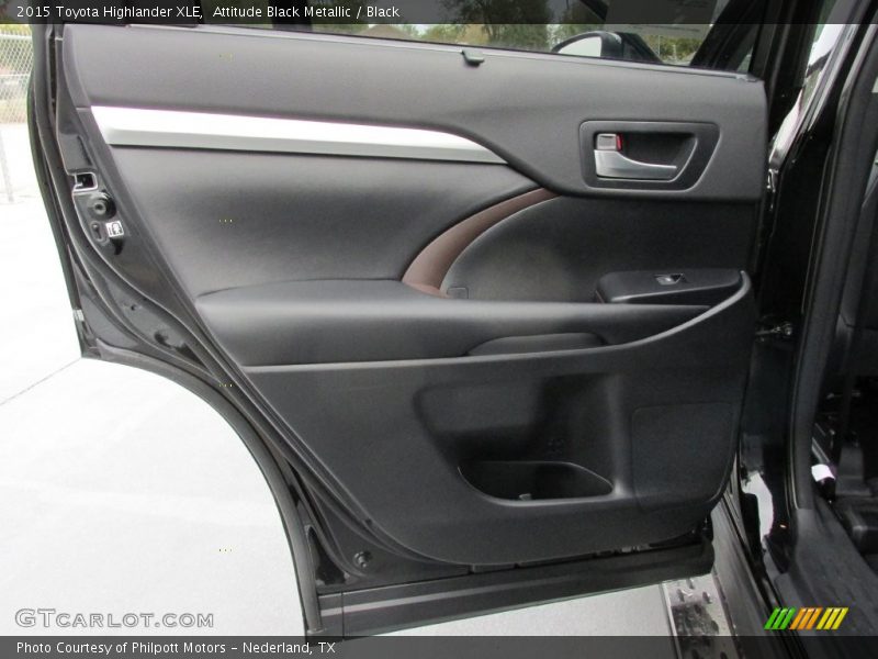 Attitude Black Metallic / Black 2015 Toyota Highlander XLE