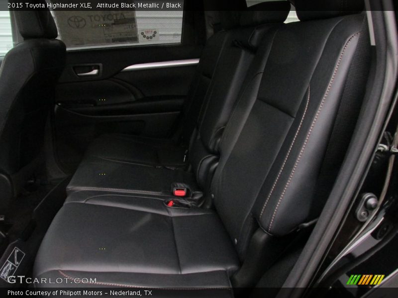Attitude Black Metallic / Black 2015 Toyota Highlander XLE