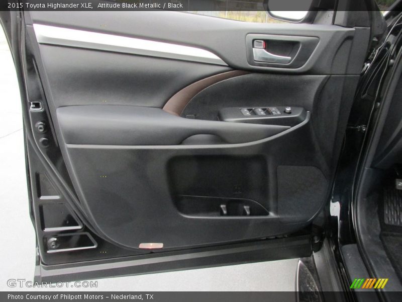 Attitude Black Metallic / Black 2015 Toyota Highlander XLE