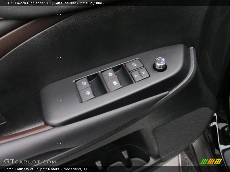 Attitude Black Metallic / Black 2015 Toyota Highlander XLE