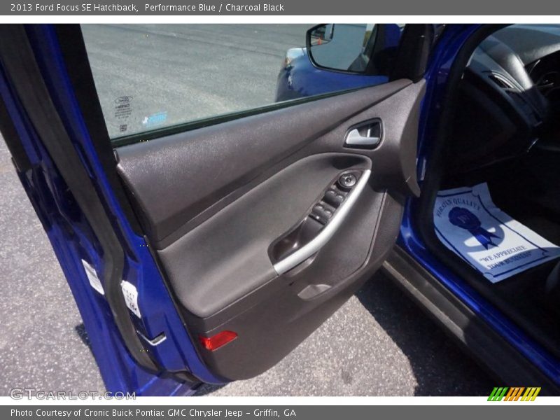 Performance Blue / Charcoal Black 2013 Ford Focus SE Hatchback