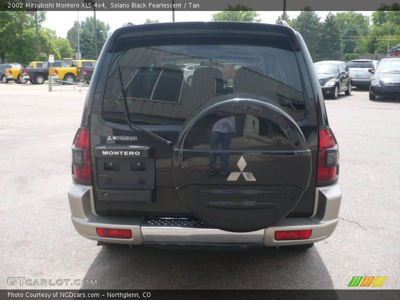 Solano Black Pearlescent / Tan 2002 Mitsubishi Montero XLS 4x4