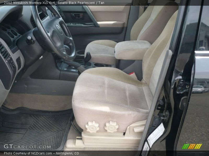 Solano Black Pearlescent / Tan 2002 Mitsubishi Montero XLS 4x4