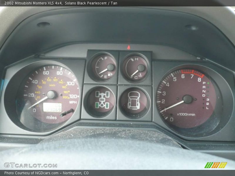 Solano Black Pearlescent / Tan 2002 Mitsubishi Montero XLS 4x4