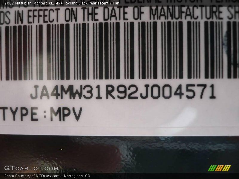 Solano Black Pearlescent / Tan 2002 Mitsubishi Montero XLS 4x4