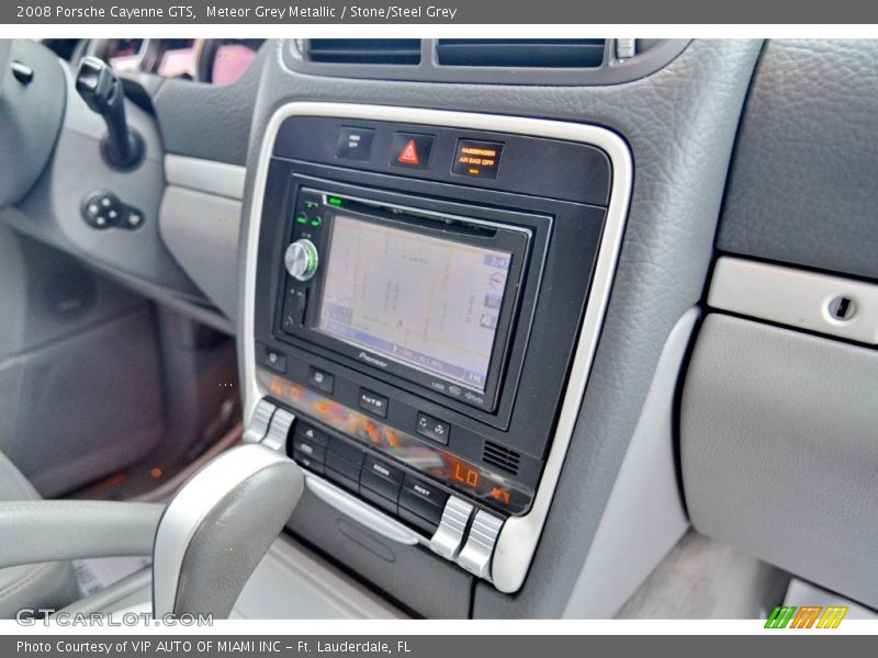 Controls of 2008 Cayenne GTS