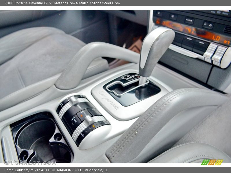 Controls of 2008 Cayenne GTS