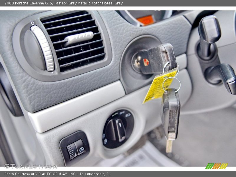 Keys of 2008 Cayenne GTS