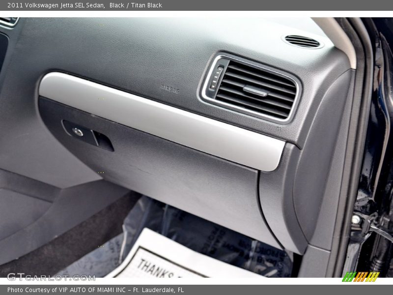 Black / Titan Black 2011 Volkswagen Jetta SEL Sedan