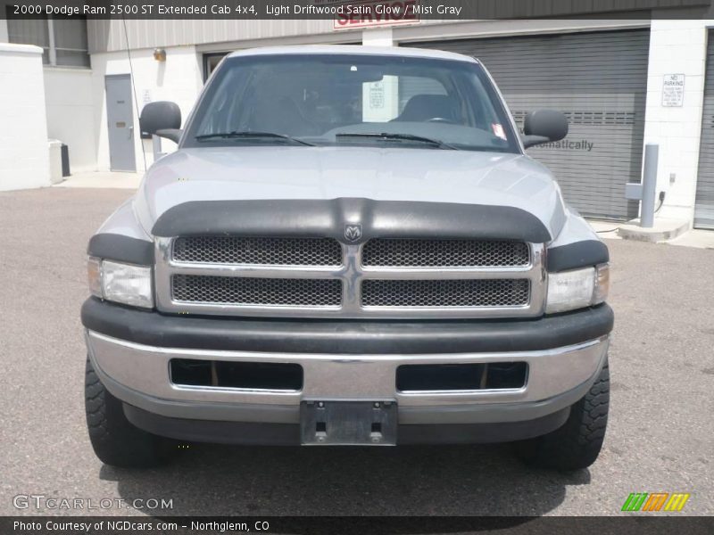 Light Driftwood Satin Glow / Mist Gray 2000 Dodge Ram 2500 ST Extended Cab 4x4