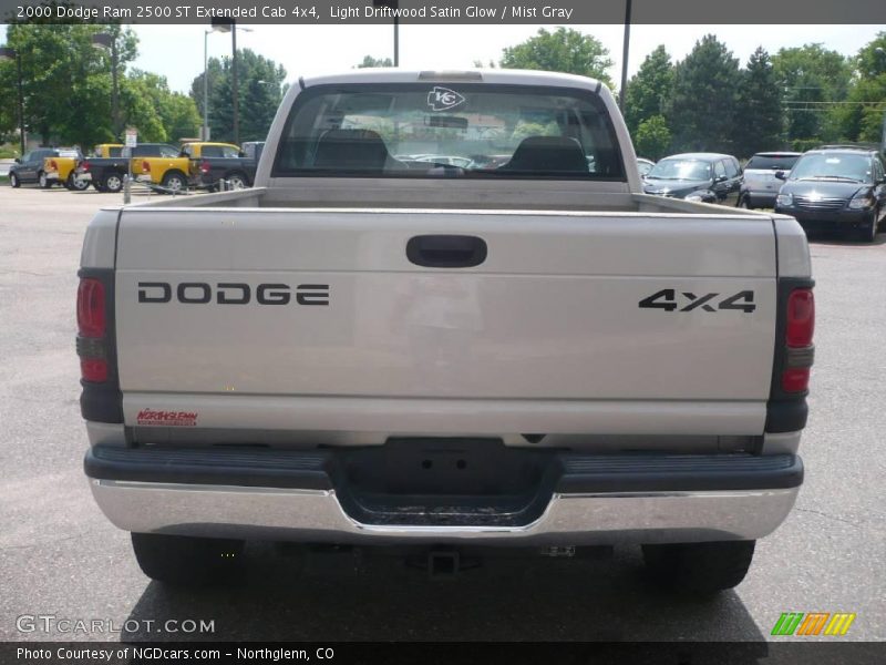 Light Driftwood Satin Glow / Mist Gray 2000 Dodge Ram 2500 ST Extended Cab 4x4