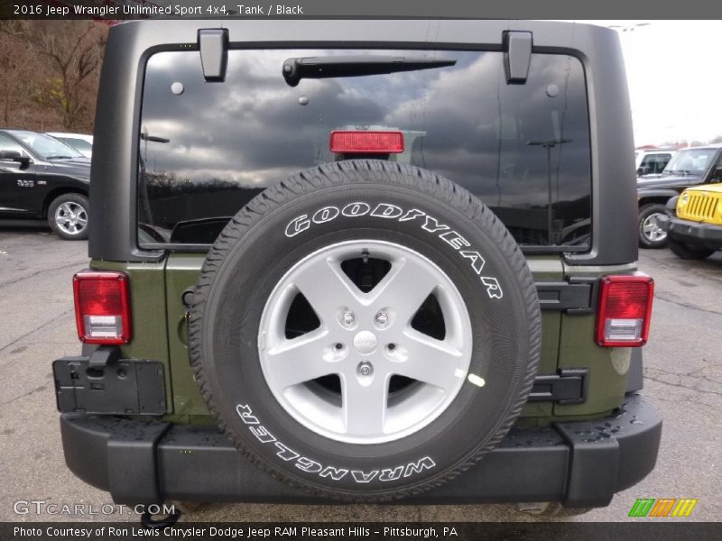 Tank / Black 2016 Jeep Wrangler Unlimited Sport 4x4