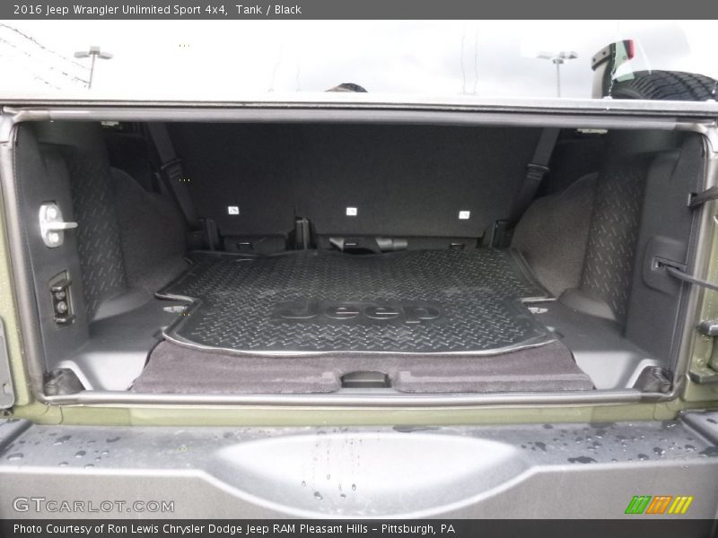Tank / Black 2016 Jeep Wrangler Unlimited Sport 4x4