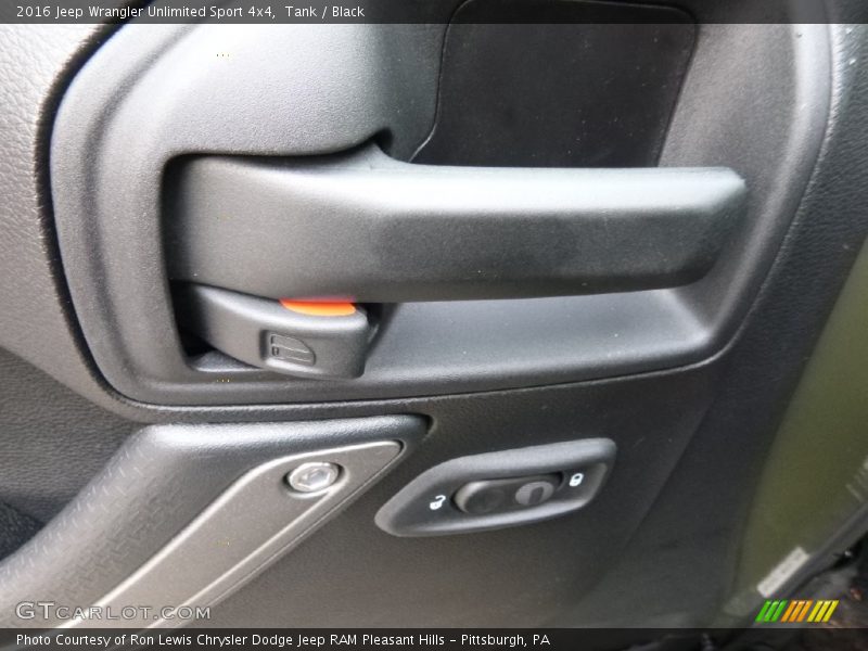 Tank / Black 2016 Jeep Wrangler Unlimited Sport 4x4