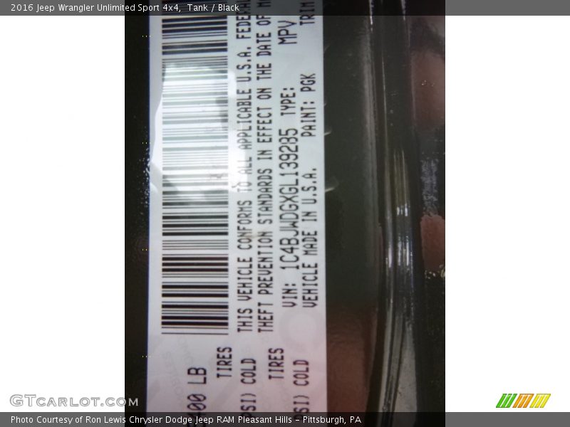 Tank / Black 2016 Jeep Wrangler Unlimited Sport 4x4