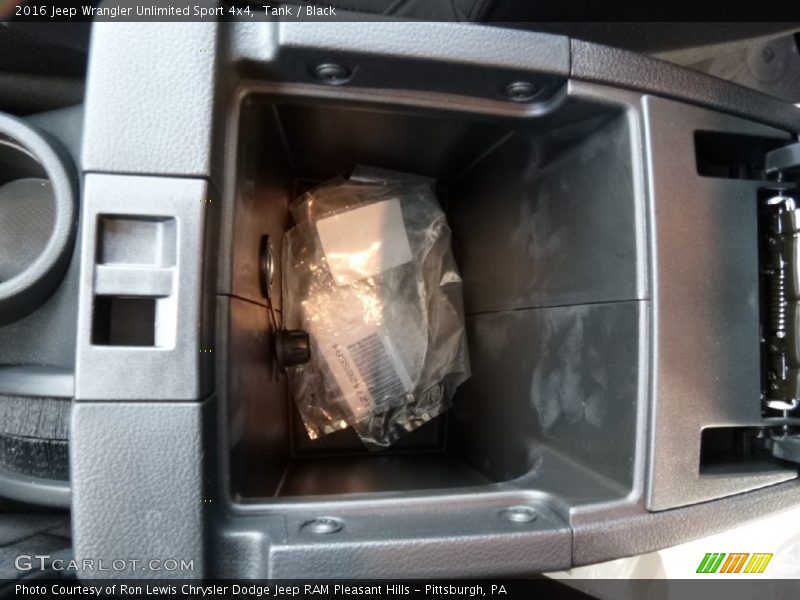 Tank / Black 2016 Jeep Wrangler Unlimited Sport 4x4