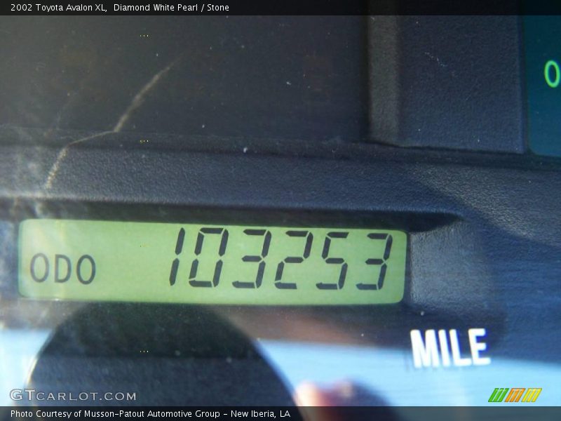 Diamond White Pearl / Stone 2002 Toyota Avalon XL