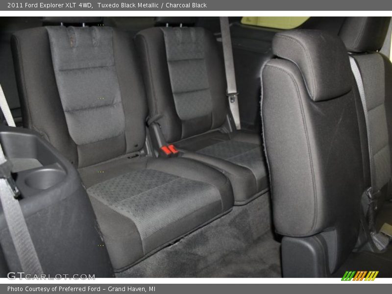 Tuxedo Black Metallic / Charcoal Black 2011 Ford Explorer XLT 4WD