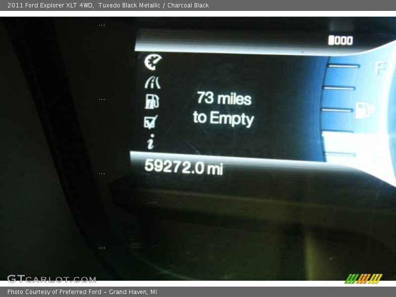Tuxedo Black Metallic / Charcoal Black 2011 Ford Explorer XLT 4WD