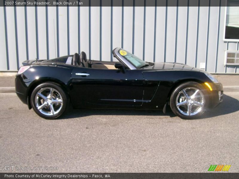 Black Onyx / Tan 2007 Saturn Sky Roadster