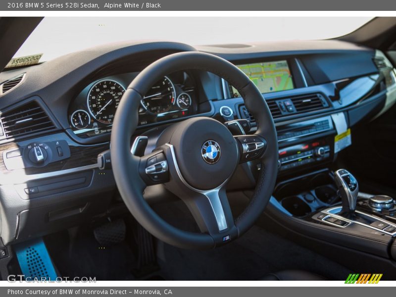 Alpine White / Black 2016 BMW 5 Series 528i Sedan