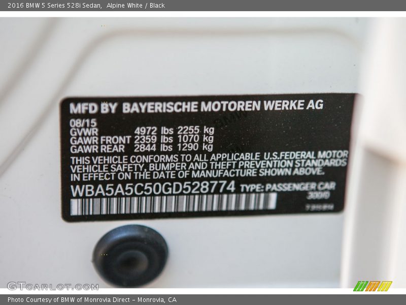 Alpine White / Black 2016 BMW 5 Series 528i Sedan