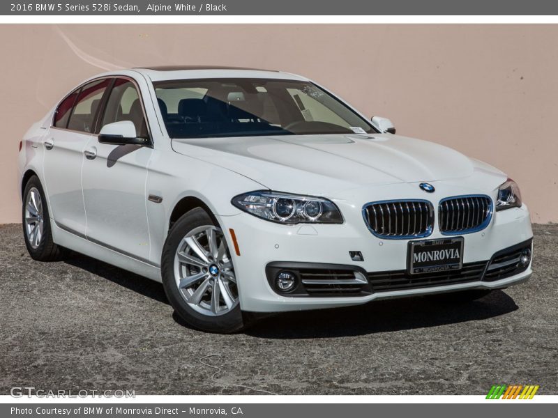 Alpine White / Black 2016 BMW 5 Series 528i Sedan