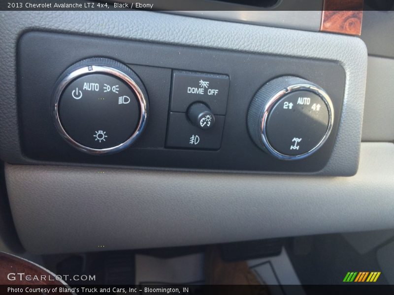 Black / Ebony 2013 Chevrolet Avalanche LTZ 4x4