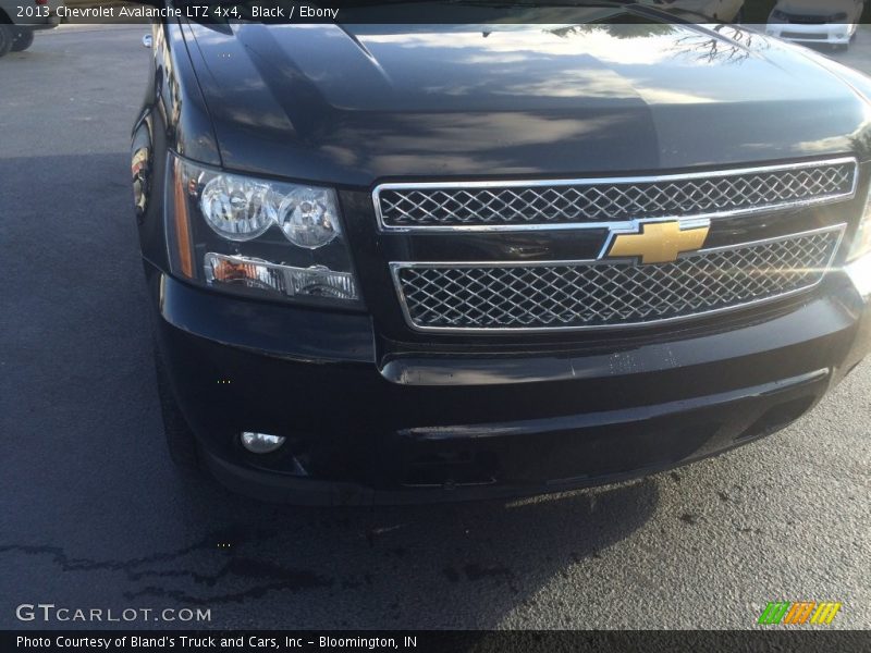 Black / Ebony 2013 Chevrolet Avalanche LTZ 4x4