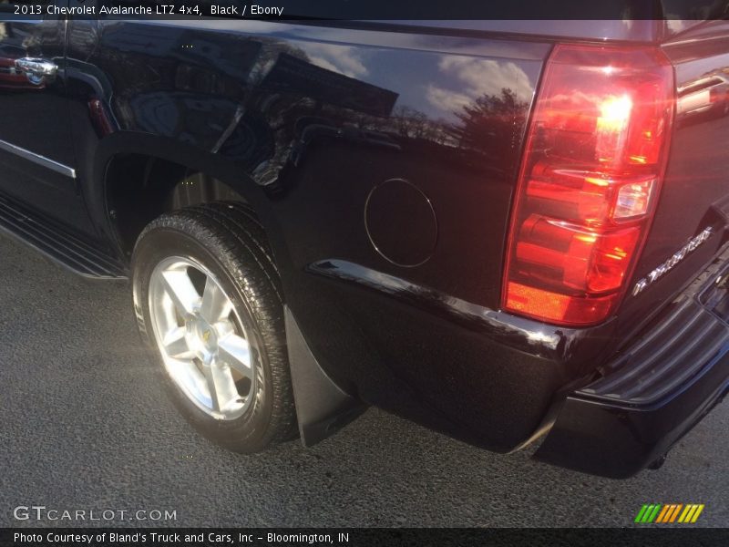Black / Ebony 2013 Chevrolet Avalanche LTZ 4x4