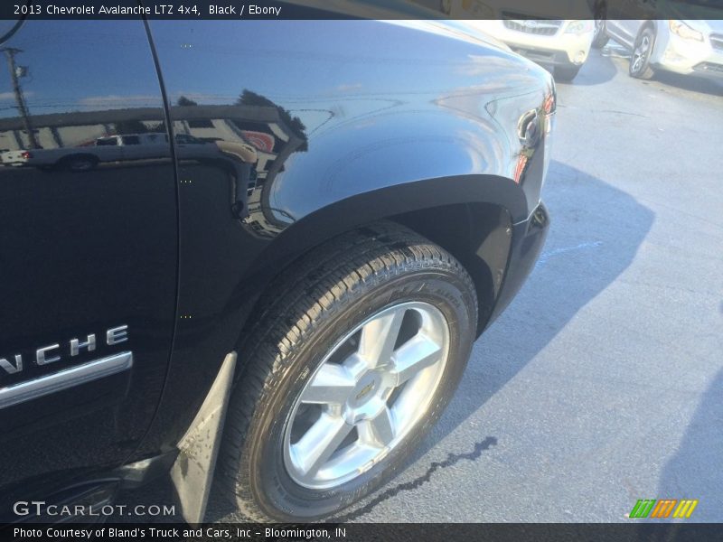 Black / Ebony 2013 Chevrolet Avalanche LTZ 4x4