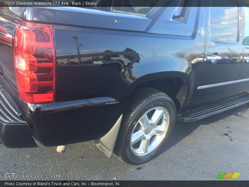 Black / Ebony 2013 Chevrolet Avalanche LTZ 4x4