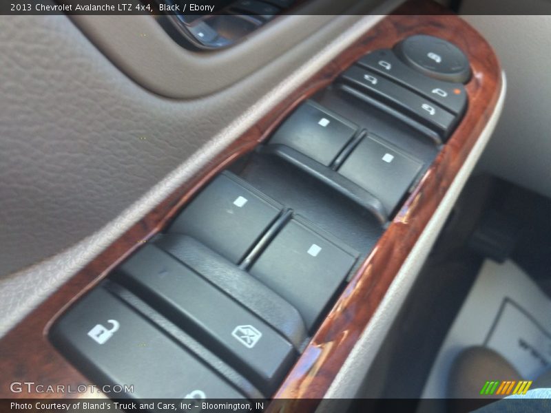 Black / Ebony 2013 Chevrolet Avalanche LTZ 4x4