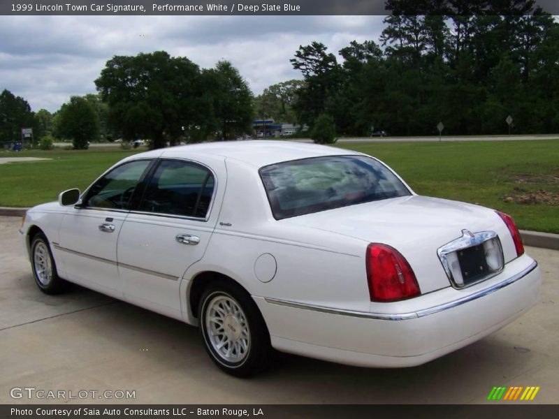 Performance White / Deep Slate Blue 1999 Lincoln Town Car Signature