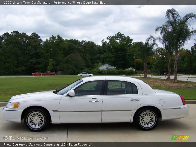 Performance White / Deep Slate Blue 1999 Lincoln Town Car Signature