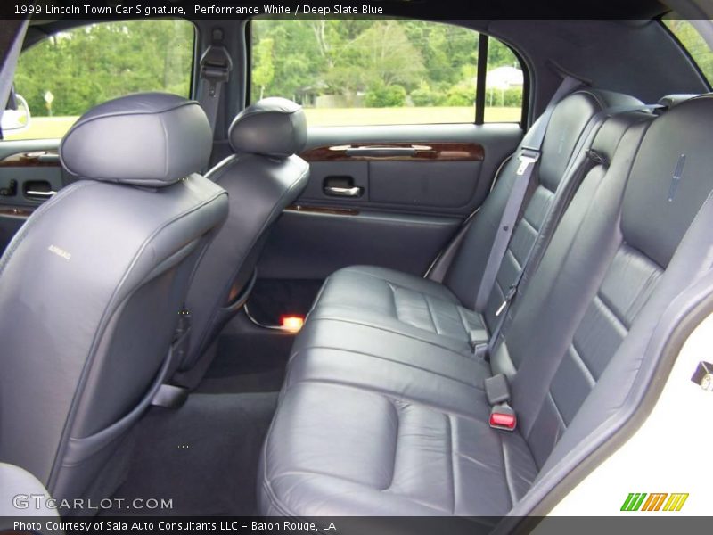 Performance White / Deep Slate Blue 1999 Lincoln Town Car Signature