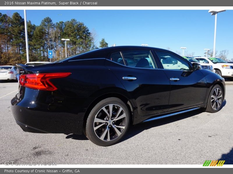 Super Black / Charcoal 2016 Nissan Maxima Platinum