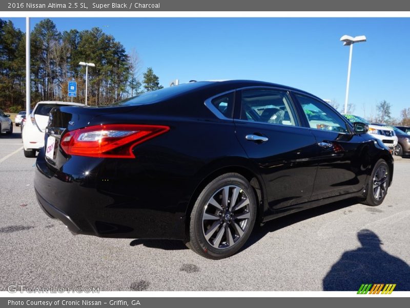 Super Black / Charcoal 2016 Nissan Altima 2.5 SL