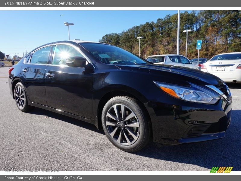 Front 3/4 View of 2016 Altima 2.5 SL