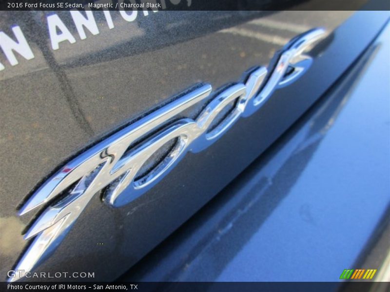 Magnetic / Charcoal Black 2016 Ford Focus SE Sedan