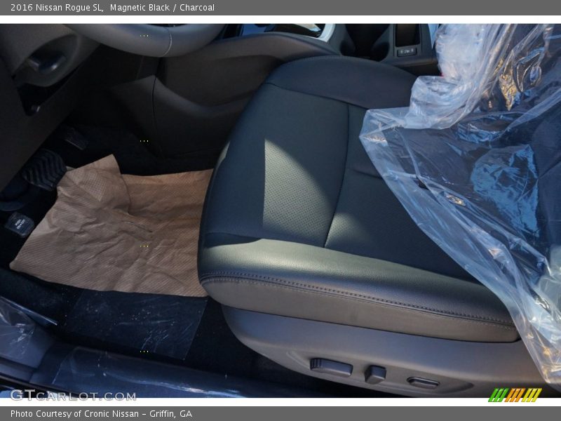 Magnetic Black / Charcoal 2016 Nissan Rogue SL