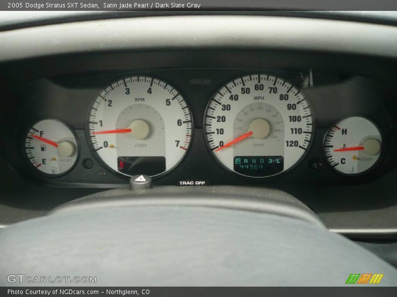 Satin Jade Pearl / Dark Slate Gray 2005 Dodge Stratus SXT Sedan
