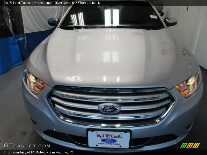 Ingot Silver Metallic / Charcoal Black 2015 Ford Taurus Limited
